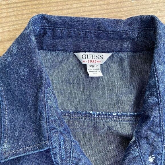 Guess Dark Wash Denim Floral Button Down Shirt XS - Picture 4 of 5